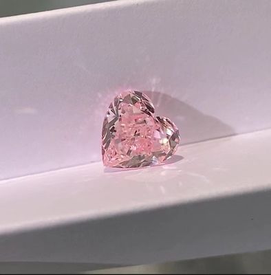 Dibuat oleh manusia di Lab Tumbuh Pink CVD Berlian Bentuk Jantung 1.8ct-2.5ct VS-VVS