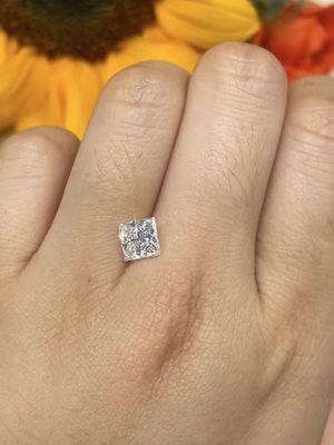 1-1.99 Karat Tidak Berwarna Longgar Princess Cut Lab Grown Diamond Studs