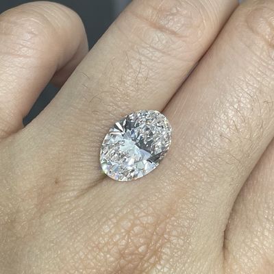 Berlian tanpa warna 10 Mohs Lab Oval CVD Pertanian Berlian 2.0ct-2.5ct Sertifikat IGI