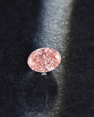 Fancy Light Lab Dibuat Berlian Merah Muda Potongan Oval Buatan 2.4ct Bersertifikat IGI VS1