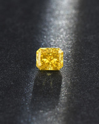 HPHT Radiant Cut Diamond Loose Lab Membuat Canary Yellow Diamonds 10 Mohs