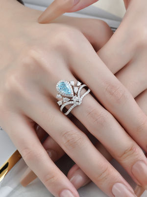 18K Gold Blue Lab Diamond Jewelry Cincin Pertunangan Potongan Pir Yang Sangat Baik
