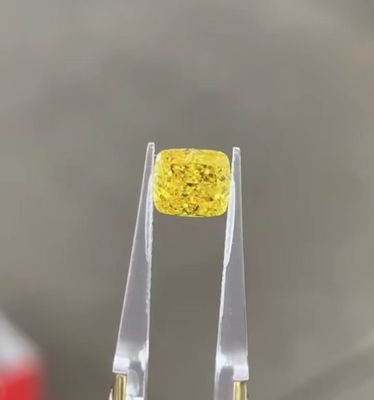 Radiant Lab Dibuat Berlian Kuning HPHT Tumbuh 10 Mohs Fancy Kuning VVS2 0.52ct