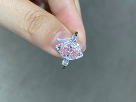 0.95ct Fancy Light Pink Diamond Ring Bersertifikat IGI 18k White Gold VS2 Diamond