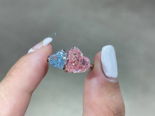 Pink&Blue Lab Menumbuhkan Diamond Rings Twin Heart Bentuk 18k White Gold Rings