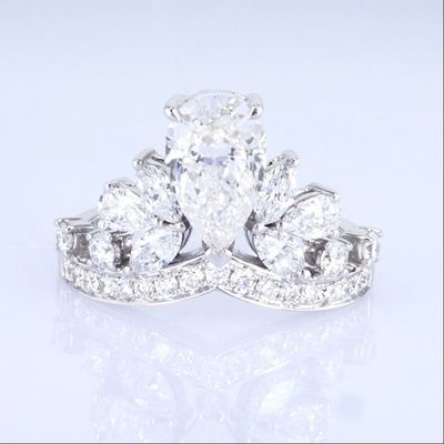 18k Crown Style Lab Mature Diamond Ring Wanita Cantik Princess Desain Putih Lab-Growing Diamond Ring