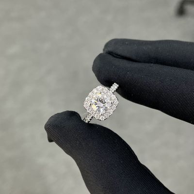 1.008ct Bulat D/E VVS CVD White Diamond Ring Laboratorium Diamond Rings dengan Sertifikasi IGI