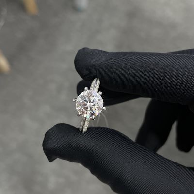 Lab Tumbuh Diamond Rings 3.01ct CVD Putih F VS2 Setengah dari negara Gaya Bulat