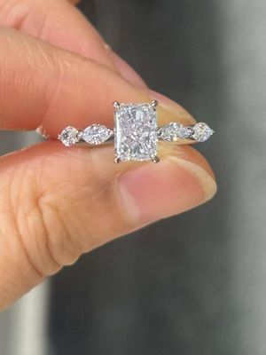 Cincin Berlian Lab Grown Potongan Radiant 1.04ct Bersertifikat IGI Cincin Pertunangan Platinum PT950
